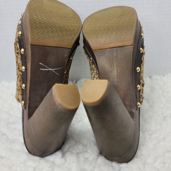 UGG Australia Skyler Women"s Sz 8 Metallic Leopard Gold Studs Calf Hair Clogs - Picture 8 of 8
